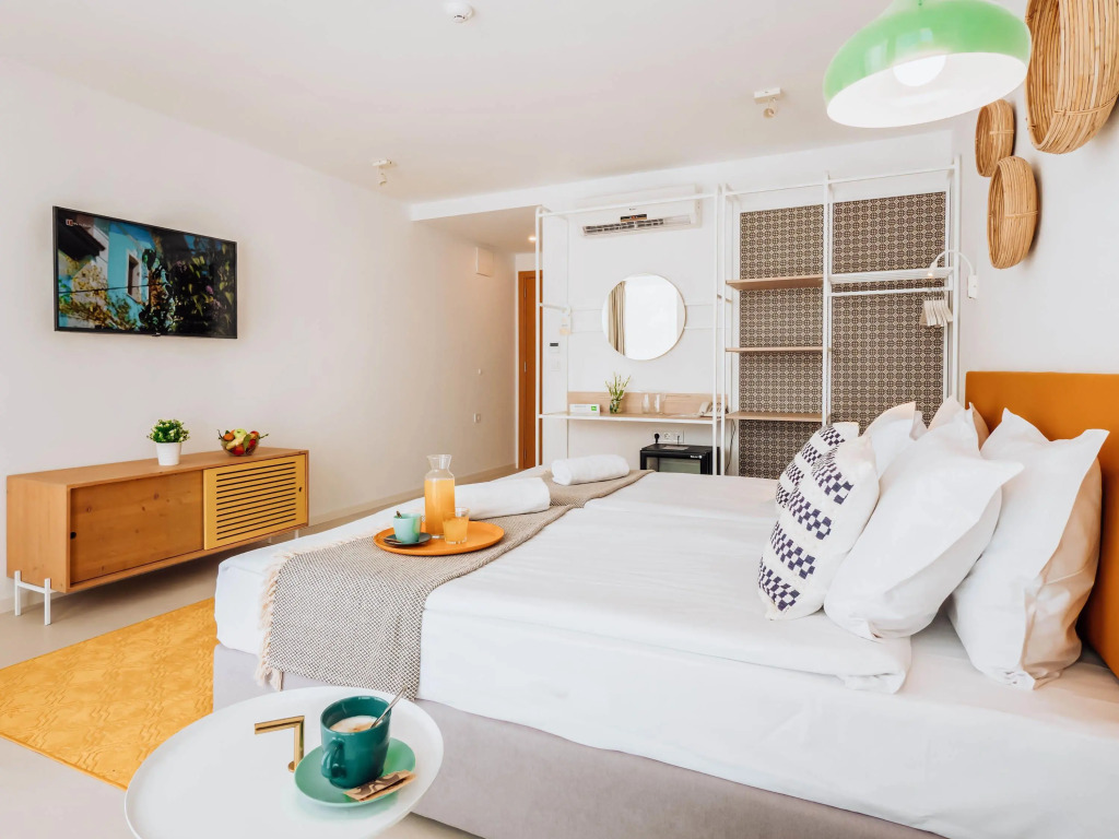 ibis Styles Golden Sands Roomer Hotel