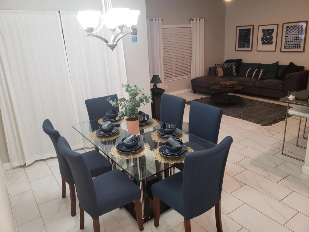 4 Bedroom Private Lakefront Town Home at Storey Lake near Disney World Parks