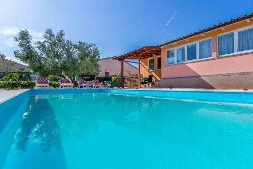 Holiday home Sikici Majoli