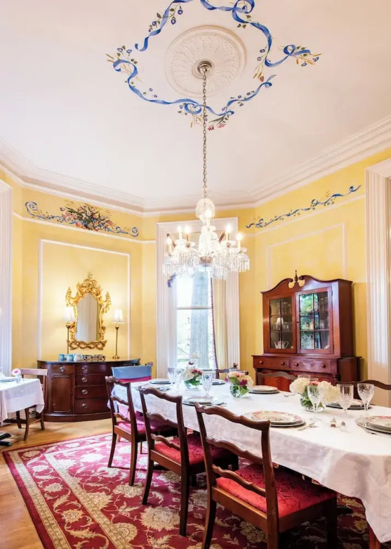 DuPont Mansion Bed & Breakfast