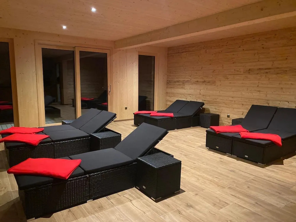 Landhotel Haringerhof mit Saunawelt und Naturbadeteich