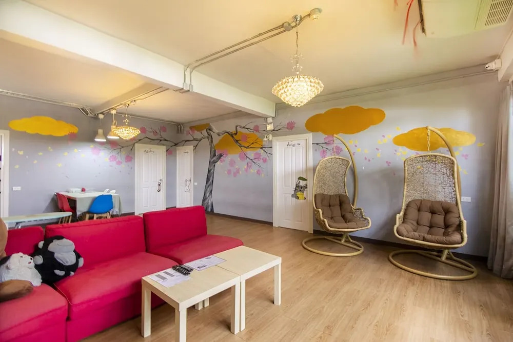 OYO 705 Hostel@seatzstation