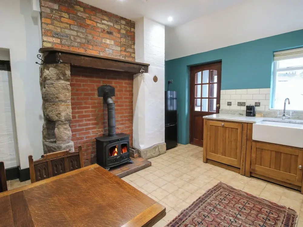 34 The Wharfage
