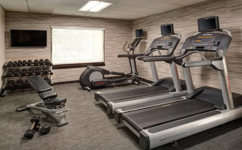 Courtyard by Marriott Louisville East