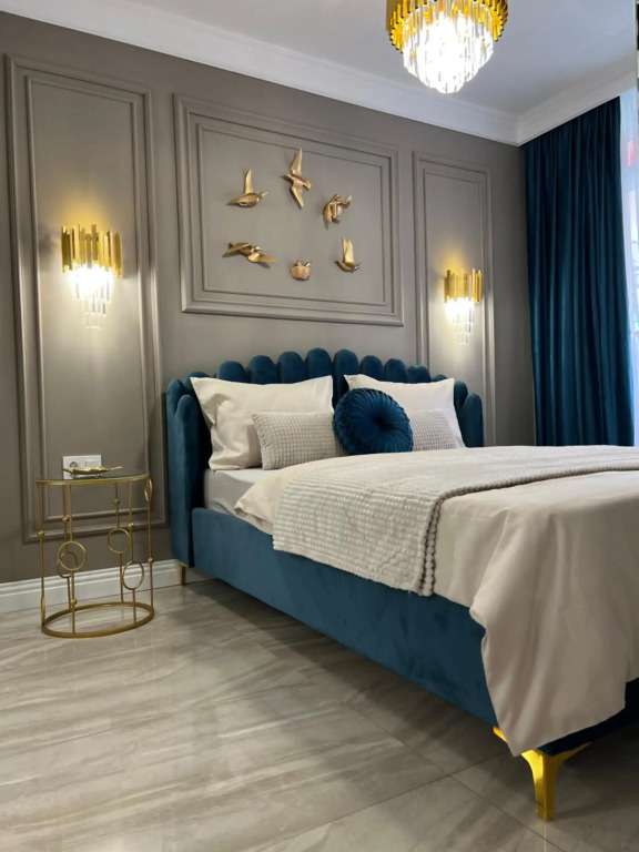 Golden Apartment
