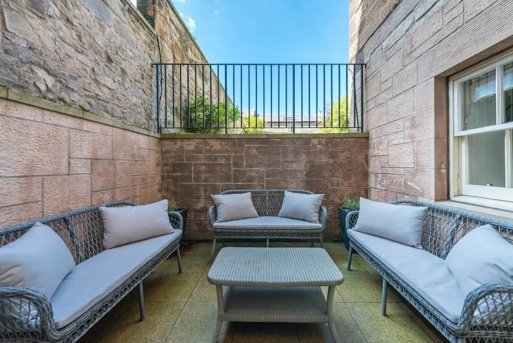 JOIVY Luxury Carlton Terrace Main Door Apartment