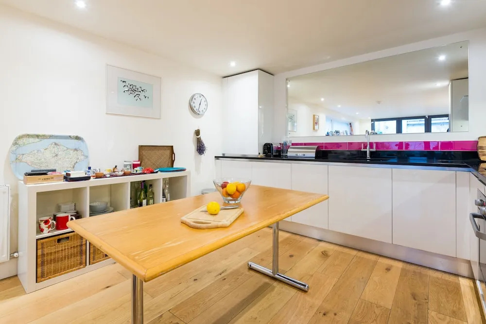 Charming Hackney Apartment with Garden