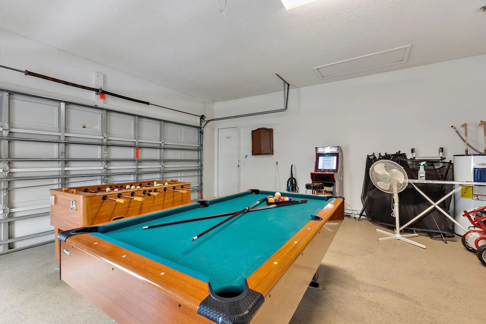 2 Downstairs Masters, 5 bed Pvt Pool Games Room