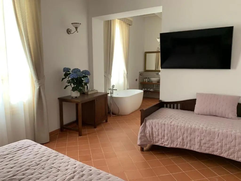Seranova Luxury Hotel