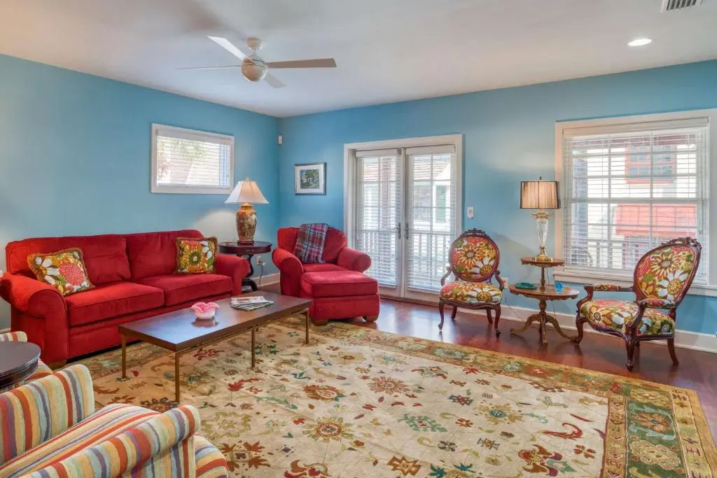 St. George Street Apartment