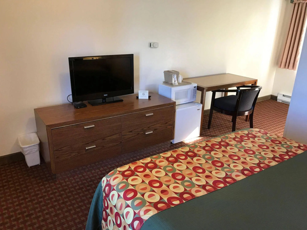 Riviera Inn