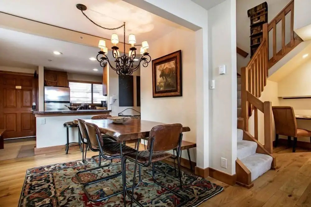 3 Bedroom Antlers Vacation Rental With Incredible Slopeside Views And Just A Short Walk To Gondola And Lionshead Village