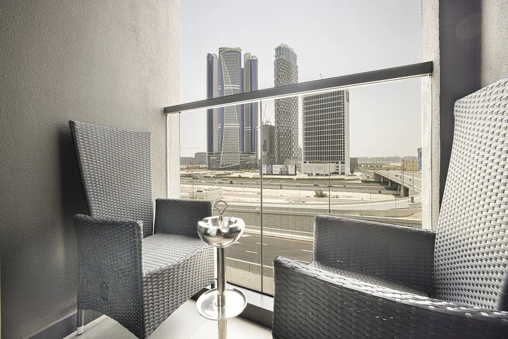 Waves - The Suite Dubai Luxury Studio Waterfront Living