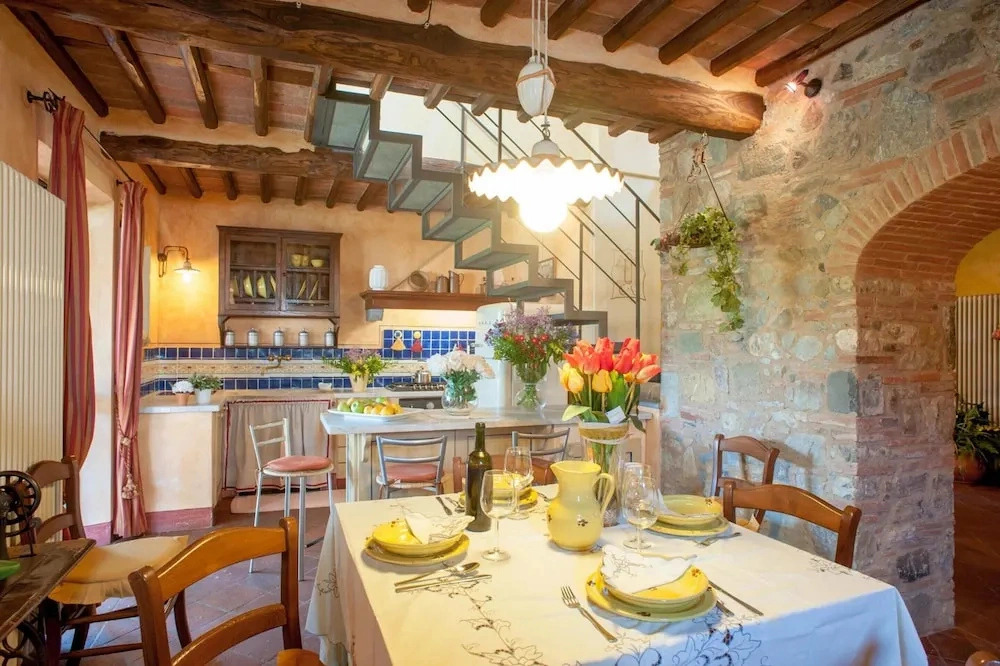Villa in Lucca with Pool near Tuscan Coast