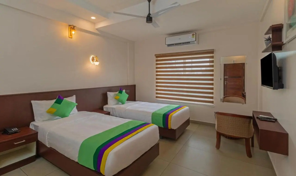 Treebo Amigos Residency - 500M From Cochin Airport