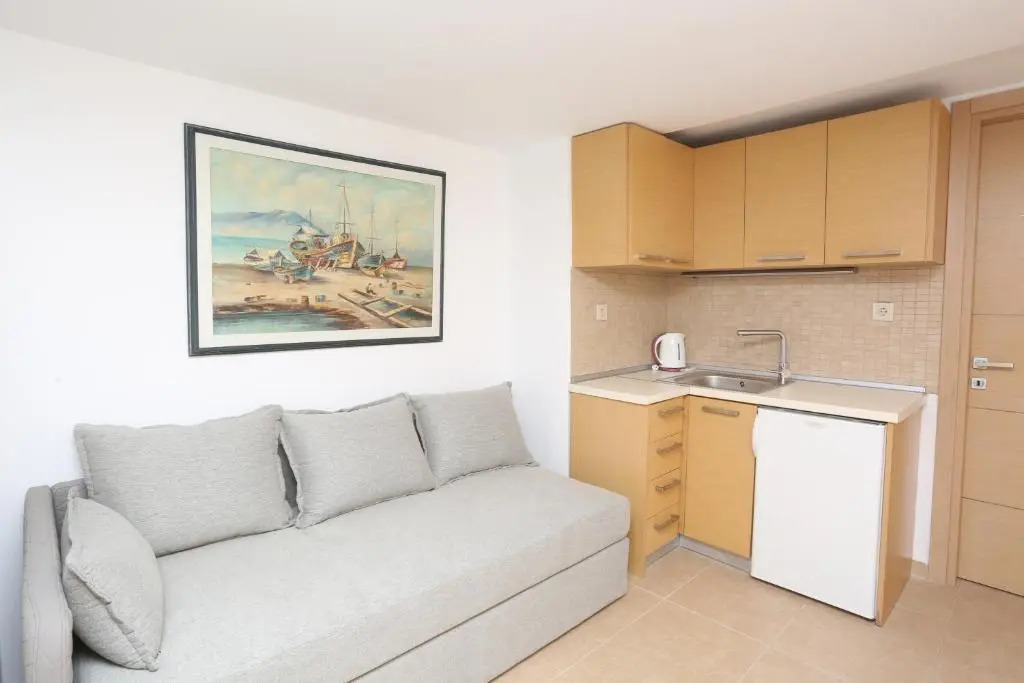 Villa The View - Beachfront, 5 Bedrooms, BBQ, View