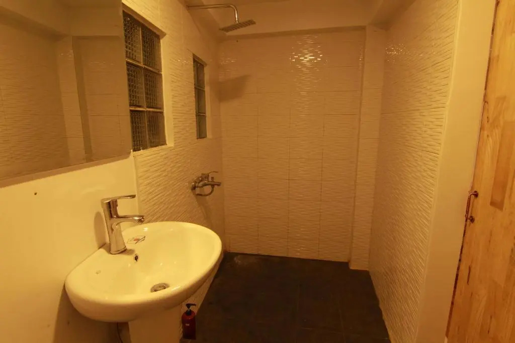 Tar Tar & Nay Hostel
