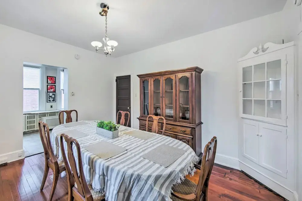 Roomy Lancaster Home Walk to Dtwn and Hospital