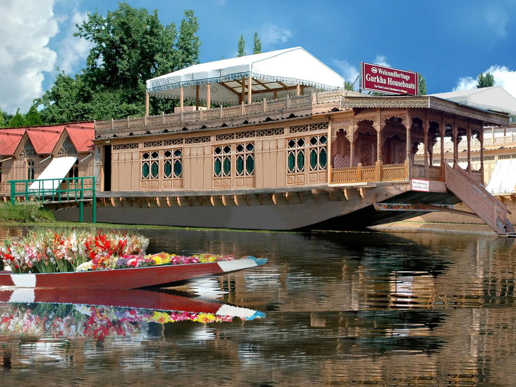 WelcomHeritage Gurkha Houseboats