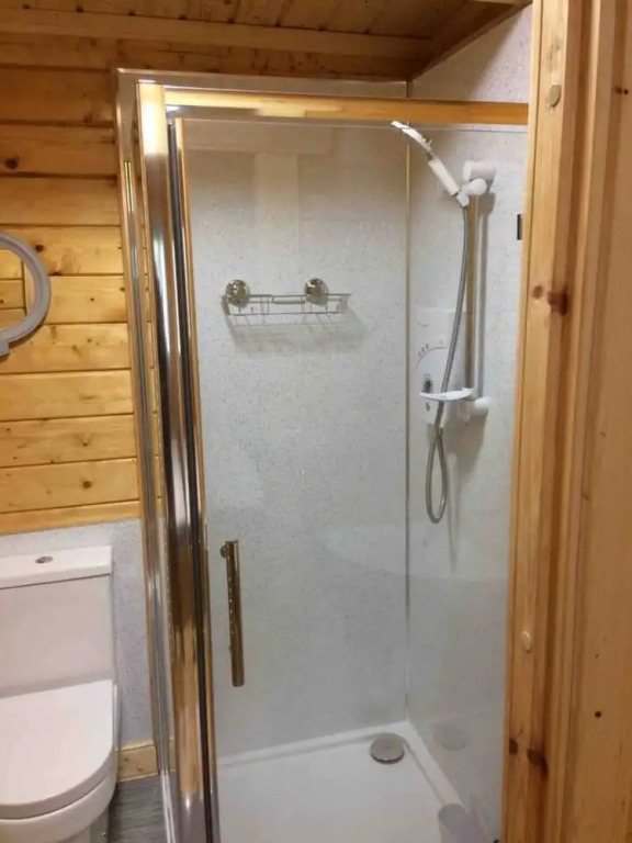 Immaculate Cabin 5 mins to Inverness Dog friendly