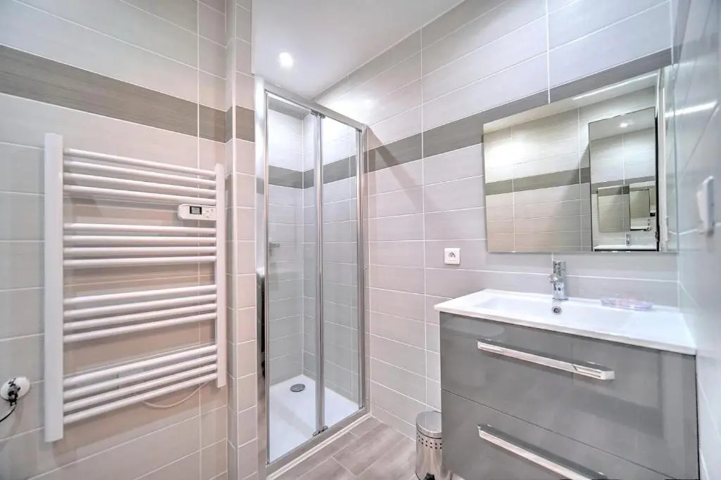 Cannes premium 3 BR 2 bath fully renovated heart of town by Olam Properties