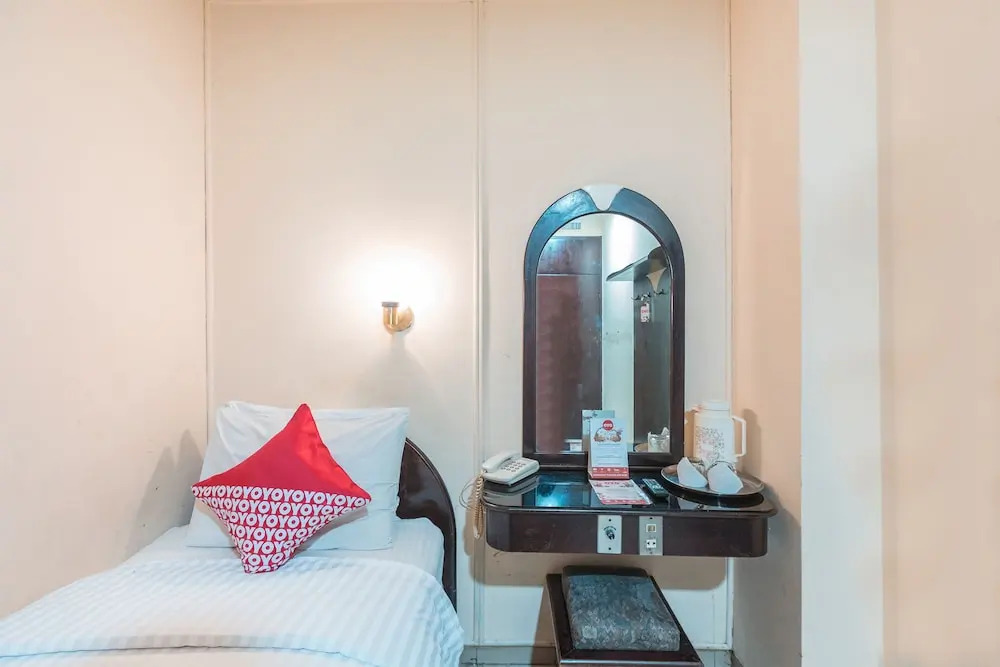 OYO 671 Hotel Capitol