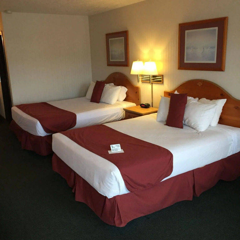 Thunderbird Inn of Mackinaw City