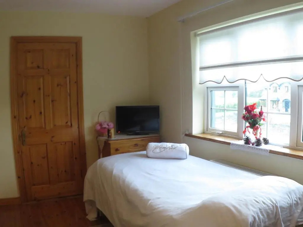 Derghaven B&B, Hostel & Self Catering
