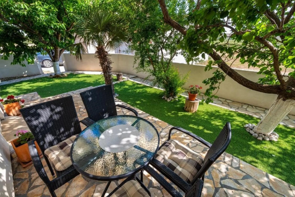 San - Comfortable and Great Location - A1