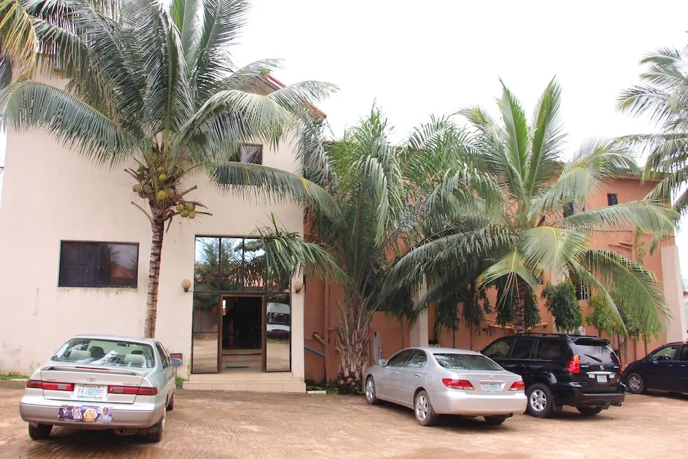 Gayyata Hotel
