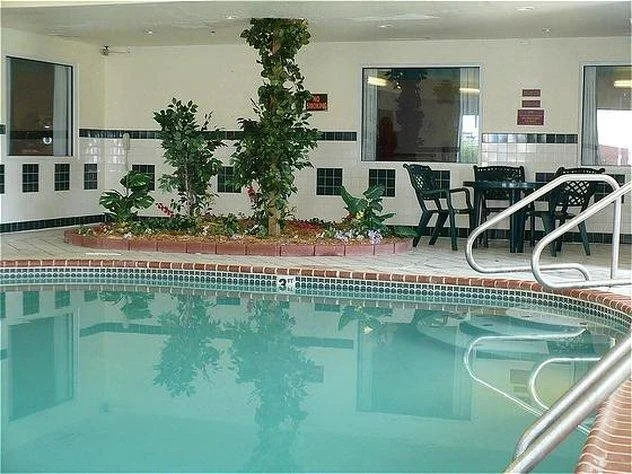 Bay Inn & Suites Troy