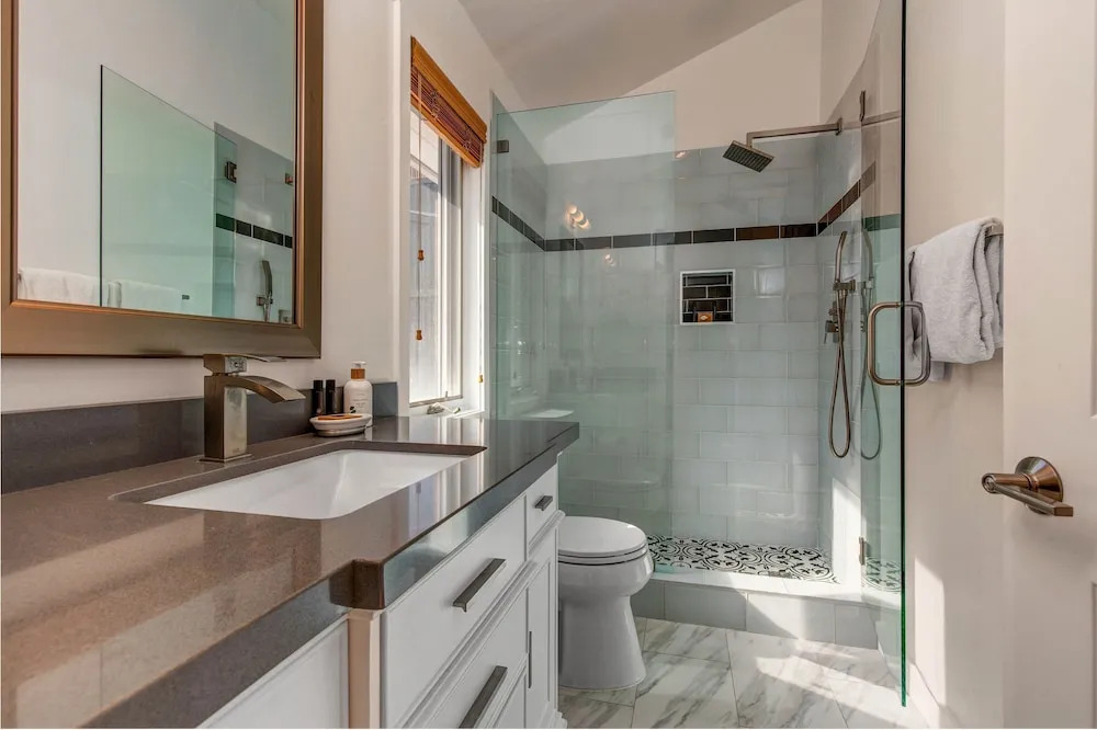 New Listing! Modern Townhome W/ Private Hot Tub 3 Bedroom Townhouse