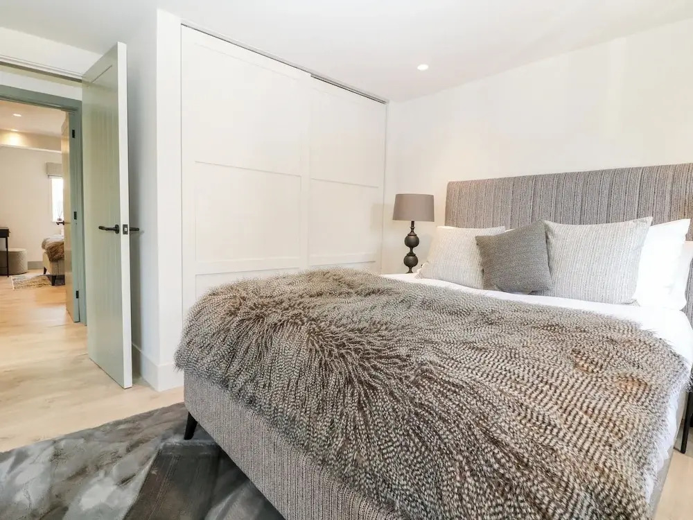 12 Manor Farm Close