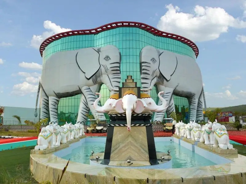 SMG Hotel & Resort