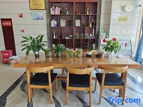 Pingtan Yanyu Hotel (Pingtan Longfengtou Seashore Resort)