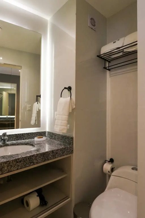 w Deluxe 1BR Duplex in the Heart of Barranco