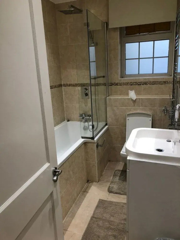 Seymour Place Apartment