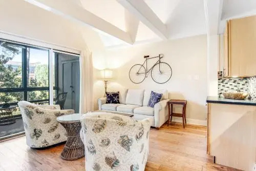 1414 Courtside Villa