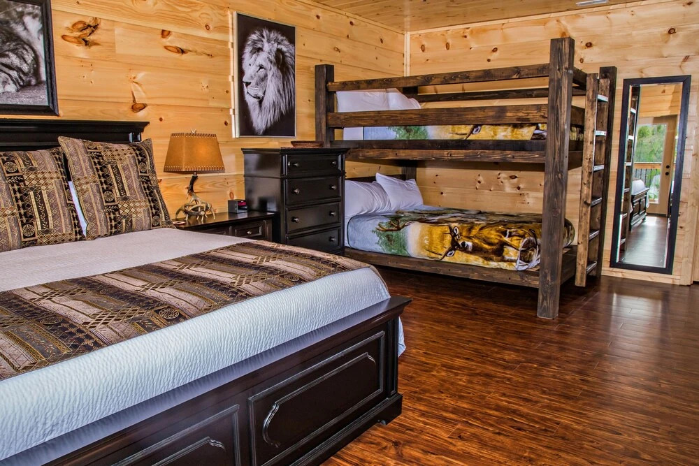 Sycamore Mansion 14 Bedroom Cabin by RedAwning