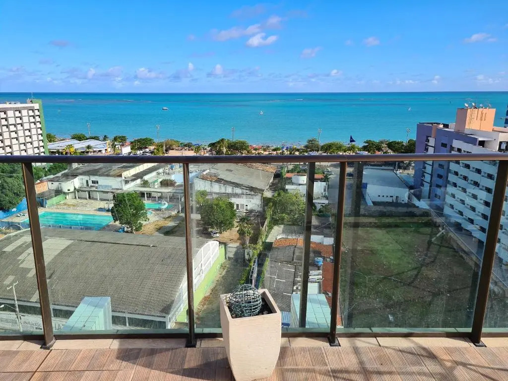 Grande Apartamento 2/4 beira-mar