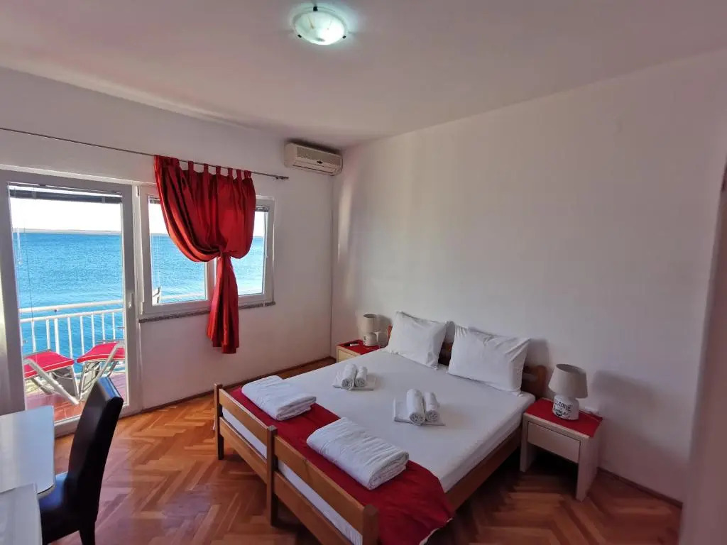 Rooms Ante