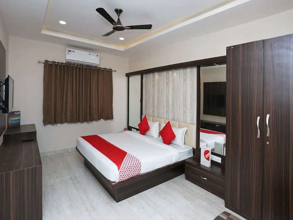 OYO 15861 Hotel Shivganga Comfort Zone