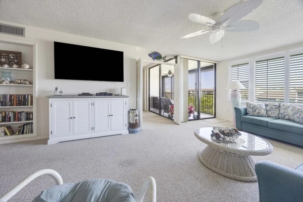 Loggerhead 424 2 Bedroom Condo by RedAwning
