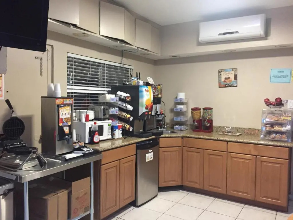 Townhouse Inn and Suites