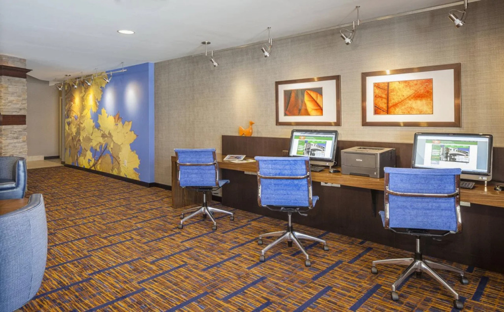 Courtyard by Marriott Madison West / Middleton