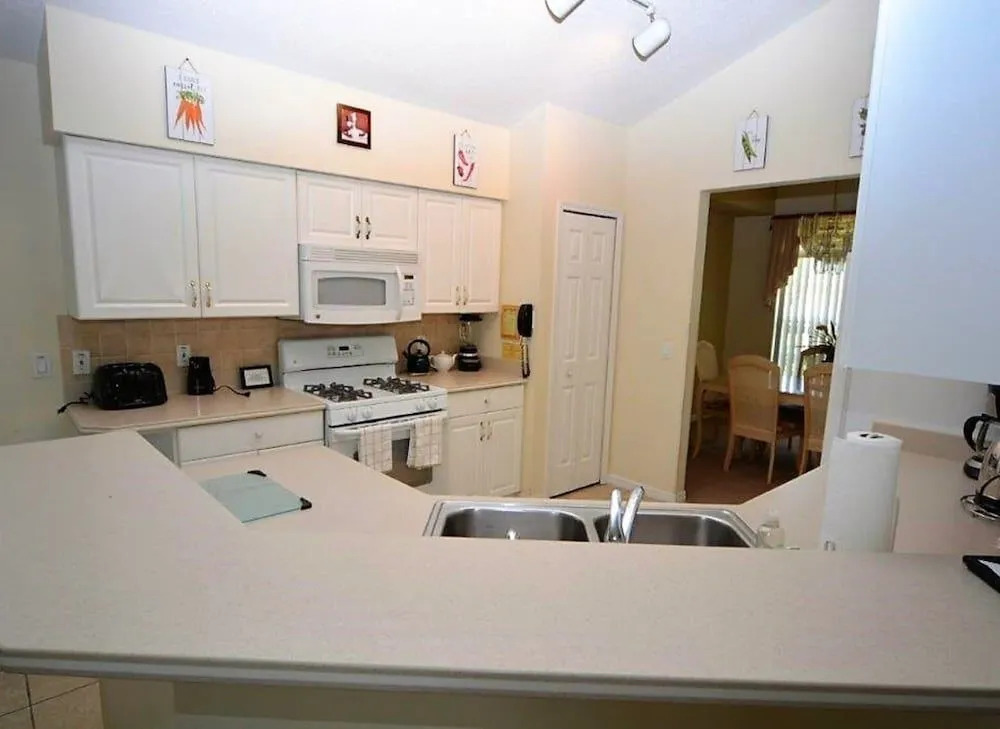 Casa con Piscina cerca a Disney