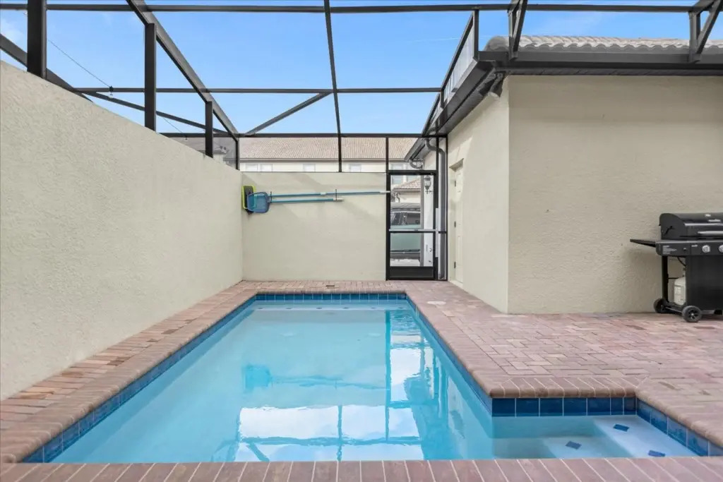 5 Bd 45 Ba Windsor At Westside 8917 Sa