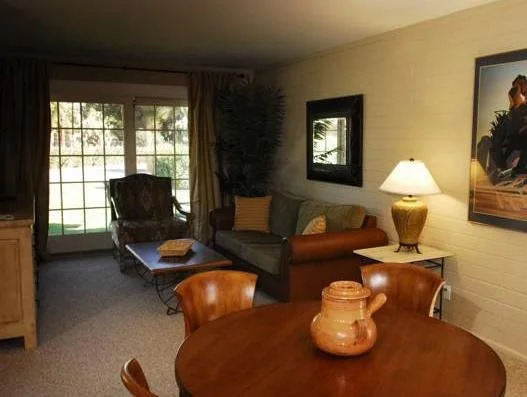 SmokeTree Resort and Bungalows