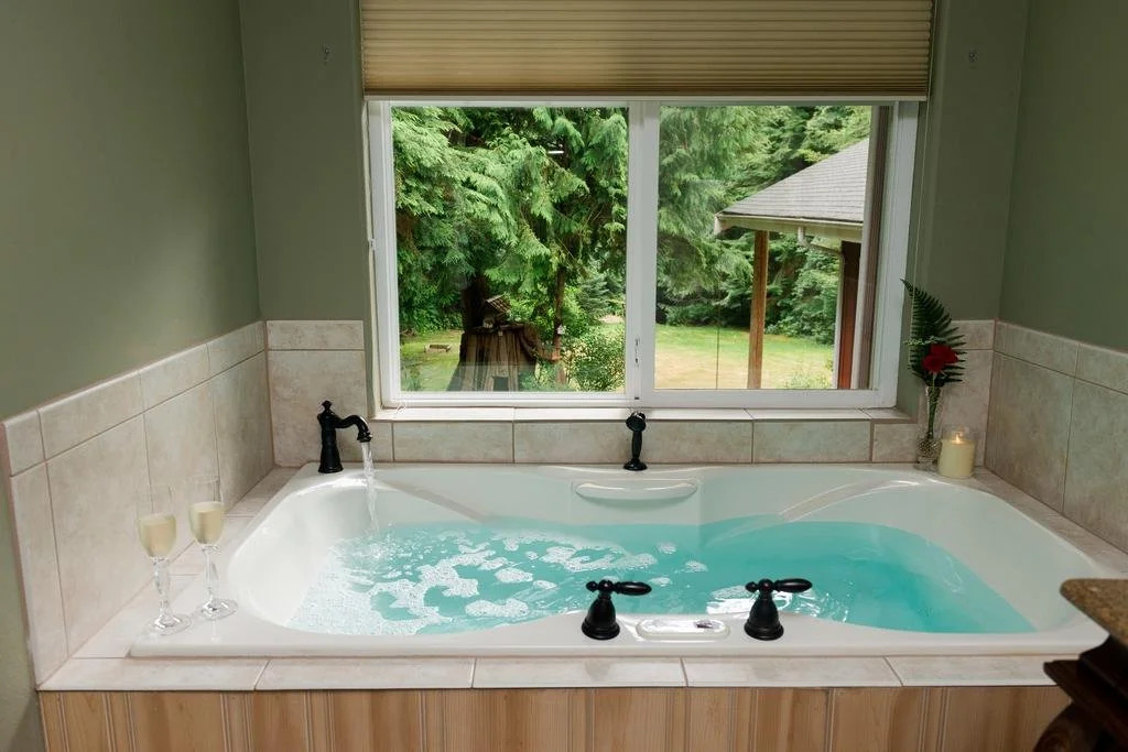Arlingtons River Rock Inn Bed & Breakfast