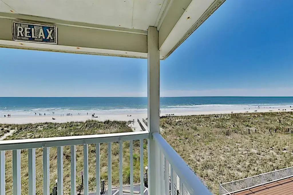 *2br OCEANFRONT RETREAT*KING Ensuite*Pool*NMB Cherry Grove*Pc4
